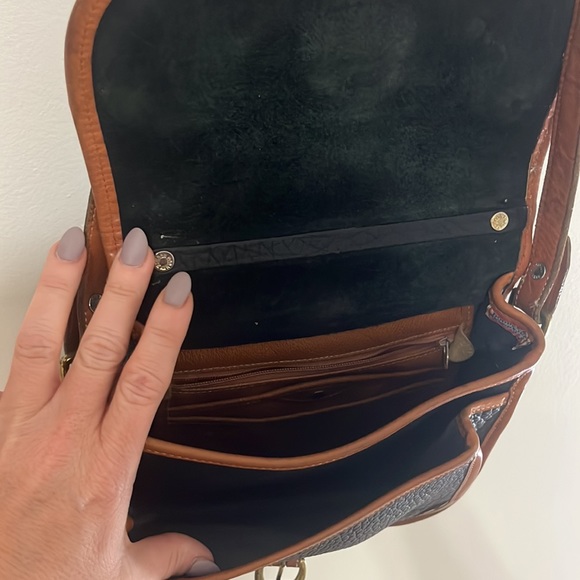 Dooney & Bourke Smaller Size Surrey Vintage Crossbody Rare 90's Vintage - Picture 13 of 17